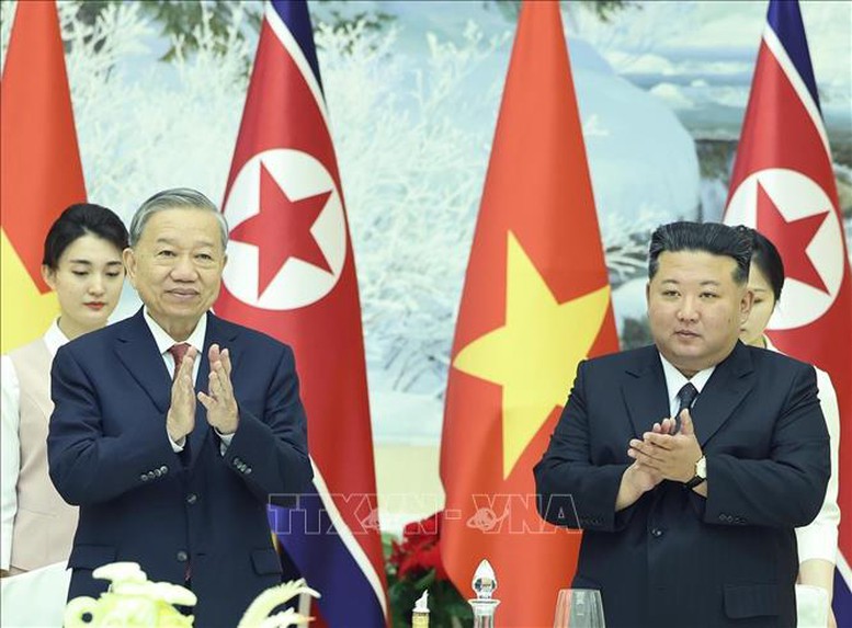 Tổng Bí thư Tô Lâm thăm Trường mẫu giáo Kiêng Sang và lớp học mang tên Chủ tịch Hồ Chí Minh- Ảnh 5.