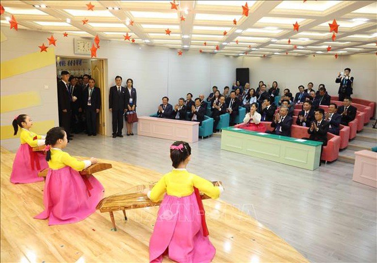 Tổng Bí thư Tô Lâm thăm Trường mẫu giáo Kiêng Sang và lớp học mang tên Chủ tịch Hồ Chí Minh- Ảnh 4.