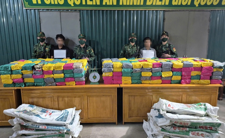 Khen thưởng chuyên án bắt giữ 2 đối tượng, thu giữ 500 kg ma túy tại Quảng Trị- Ảnh 2.