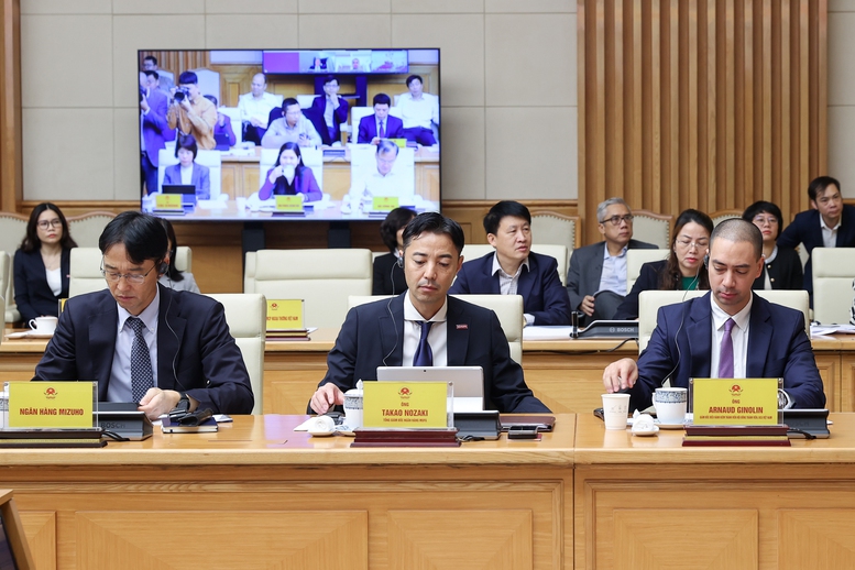 Thủ tướng chủ trì hội nghị về thành lập Trung tâm tài chính quốc tế- Ảnh 3. Thủ tướng chủ trì hội nghị về thành lập Trung tâm tài chính quốc tế- Ảnh 3.