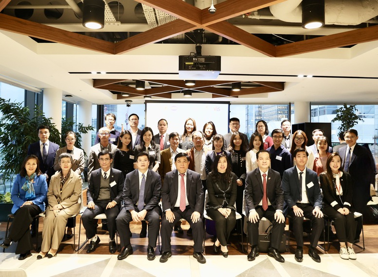 Phó Thủ tướng Nguyễn Chí Dũng: Tập hợp sức mạnh tri thức Việt Nam, xây dựng các dự án KHCN cụ thể- Ảnh 5. Phó Thủ tướng Nguyễn Chí Dũng: Tập hợp sức mạnh tri thức Việt Nam, xây dựng các dự án KHCN cụ thể- Ảnh 5.