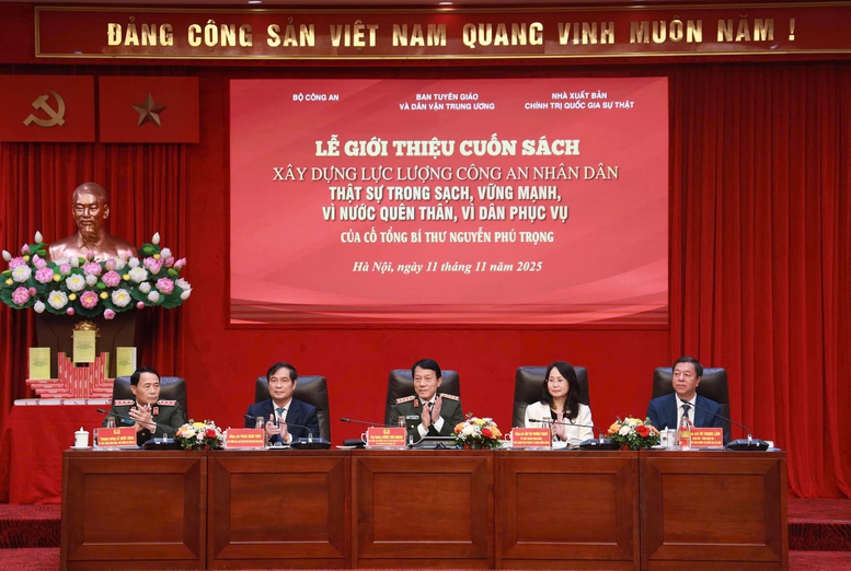 Cuốn sách của cố Tổng Bí thư Nguyễn Phú Trọng là tư liệu quý, 'kim chỉ nam' cho lực lượng Công an- Ảnh 1.