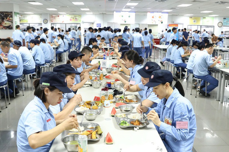 Mang ‘Bữa cơm Công đoàn’ đến với hơn 2,1 triệu đoàn viên- Ảnh 1. Mang ‘Bữa cơm Công đoàn’ đến với hơn 2,1 triệu đoàn viên- Ảnh 1.
