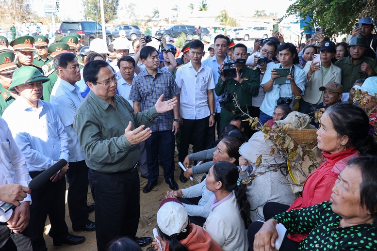 Thủ tướng: Nỗ lực cao nhất hỗ trợ doanh nghiệp sau bão, không phân biệt doanh nghiệp Nhà nước hay tư nhân- Ảnh 7.