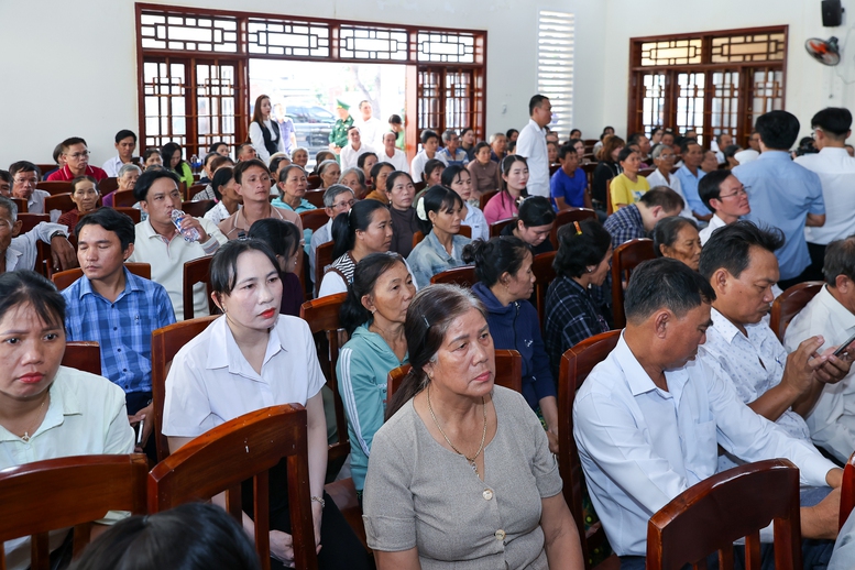 Thủ tướng dự Ngày hội Đại đoàn kết toàn dân tộc tại xã Đề Gi, tỉnh Gia Lai- Ảnh 9. Thủ tướng dự Ngày hội Đại đoàn kết toàn dân tộc tại xã Đề Gi, tỉnh Gia Lai- Ảnh 9.