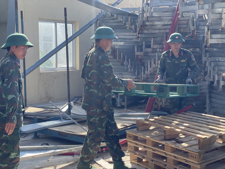 Thủ tướng thăm hỏi, động viên người dân, doanh nghiệp thiệt hại nặng nề do thiên tai, bão lũ tại Gia Lai- Ảnh 6.