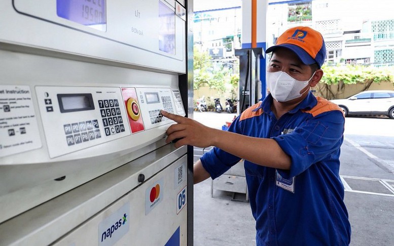 Chiều 13/11: Giá xăng tăng nhẹ