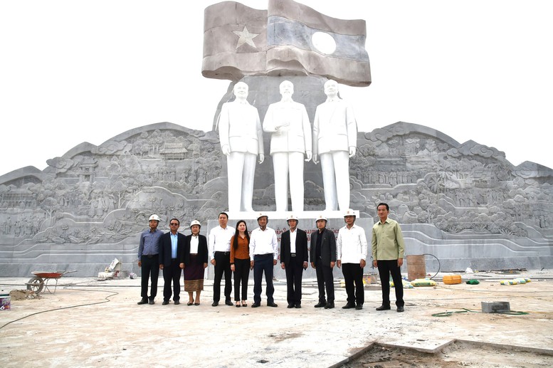 Phó Thủ tướng Hồ Đức Phớc hội kiến Thủ tướng Lào Sonexay Siphandone- Ảnh 8. Phó Thủ tướng Hồ Đức Phớc hội kiến Thủ tướng Lào Sonexay Siphandone- Ảnh 8.