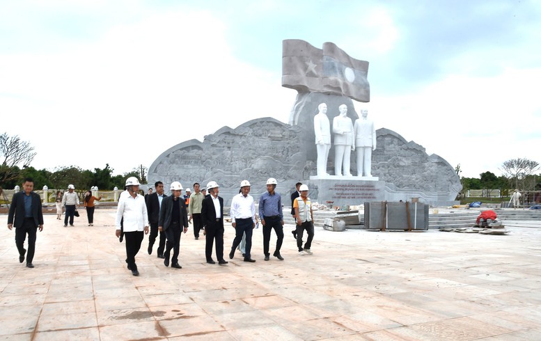 Phó Thủ tướng Hồ Đức Phớc hội kiến Thủ tướng Lào Sonexay Siphandone- Ảnh 6. Phó Thủ tướng Hồ Đức Phớc hội kiến Thủ tướng Lào Sonexay Siphandone- Ảnh 6.