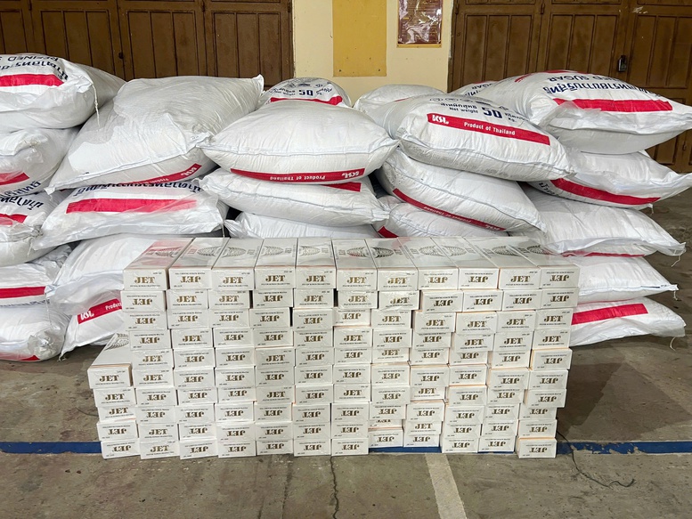 Quảng Trị: Tạm giữ hơn 3 tấn đường cát và 1.150 bao thuốc lá lậu- Ảnh 2.