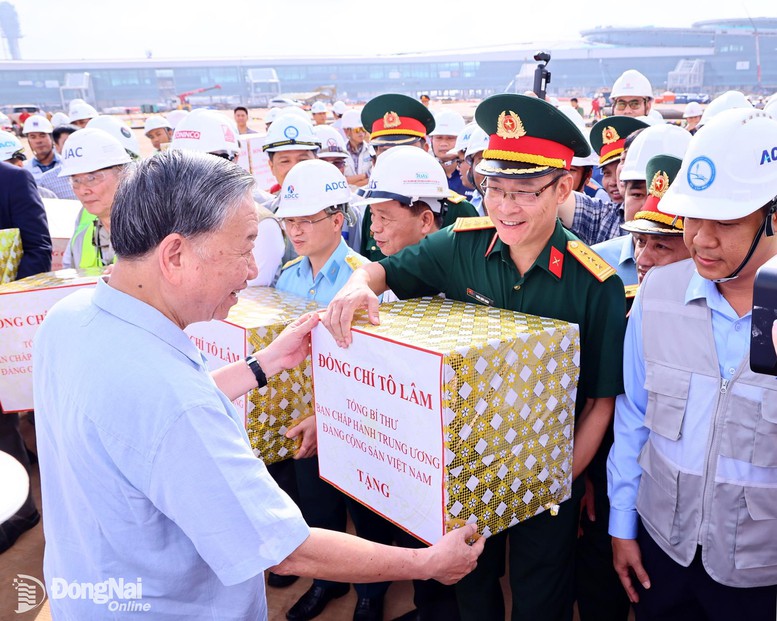 Tổng Bí thư Tô Lâm kiểm tra Dự án Sân bay Long Thành- Ảnh 3. Tổng Bí thư Tô Lâm kiểm tra Dự án Sân bay Long Thành- Ảnh 3.