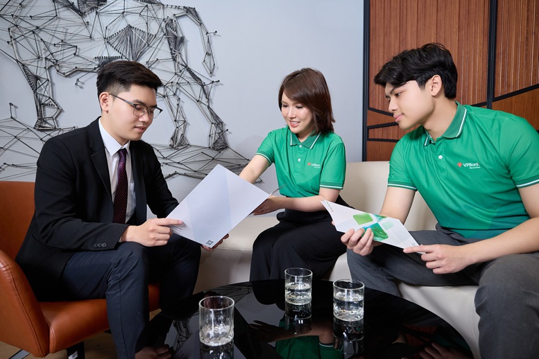 VPBankS lập kỷ lục IPO gần 13.000 tỷ đồng, vươn lên top 2 vốn chủ sở hữu- Ảnh 1.