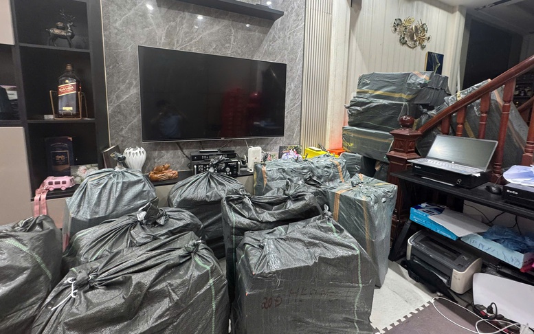 Phát hiện gần 6.000 sản phẩm giày dép giả mạo nhãn hiệu nổi tiếng tại Hà Nội