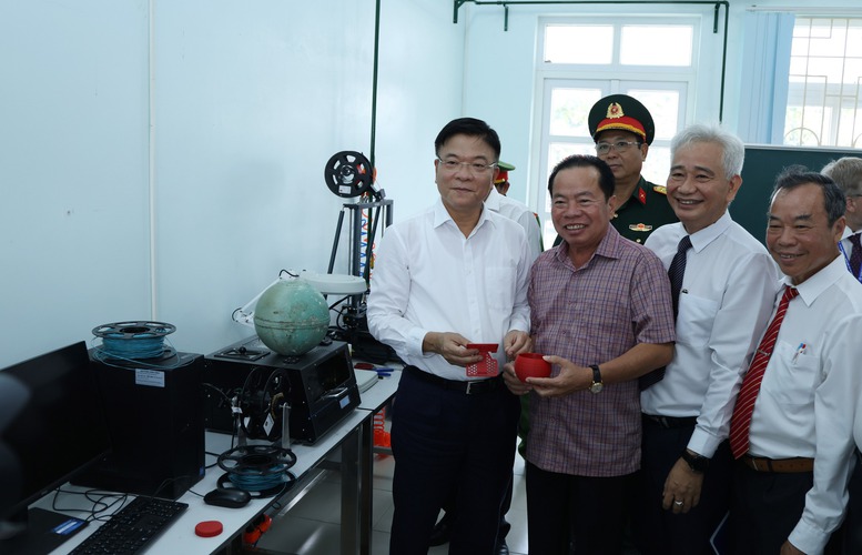 Phó Thủ tướng Lê Thành Long: Đại học Kiên Giang cần tập trung hơn cho nghiên cứu khoa học, đổi mới sáng tạo- Ảnh 1.