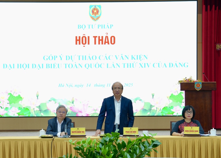 Bảo đảm mọi quyền lực được kiểm soát chặt chẽ bằng Hiến pháp và pháp luật- Ảnh 1.