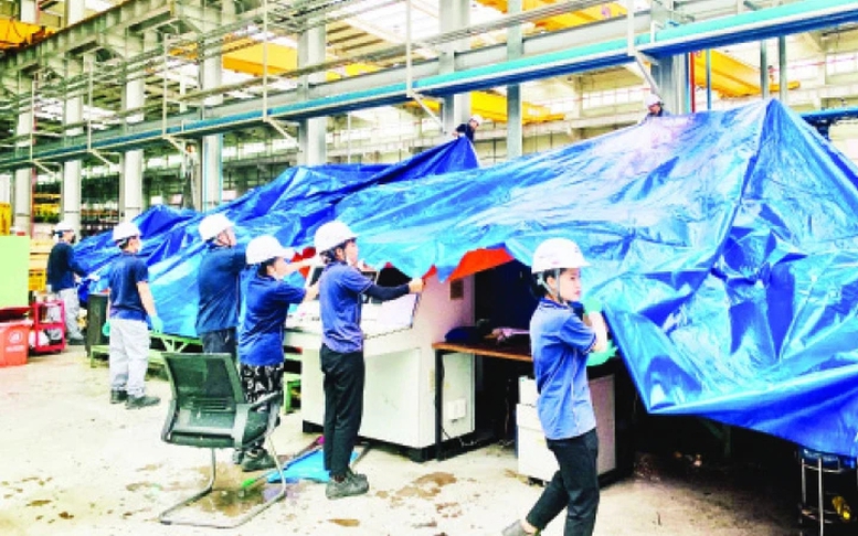 Công điện của Thủ tướng Chính phủ về việc tập trung khôi phục sản xuất kinh doanh, ổn định đời sống Nhân dân sau bão lũ tại khu vực miền Trung