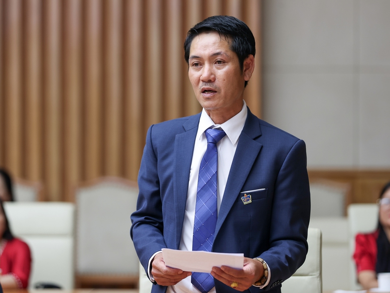 TỔNG THUẬT: Thủ tướng Chính phủ gặp mặt đại diện các nhà giáo tiêu biểu nhân Ngày Nhà giáo Việt Nam 20/11- Ảnh 6. TỔNG THUẬT: Thủ tướng Chính phủ gặp mặt đại diện các nhà giáo tiêu biểu nhân Ngày Nhà giáo Việt Nam 20/11- Ảnh 6.