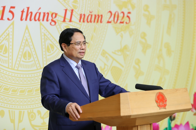 Thủ tướng: Đầu tư cho con người là đầu tư quan trọng nhất- Ảnh 3. Thủ tướng: Đầu tư cho con người là đầu tư quan trọng nhất- Ảnh 3.