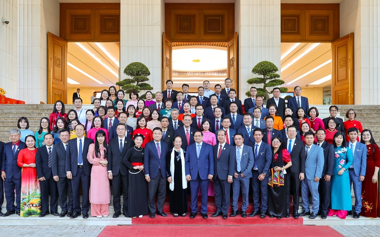 TỔNG THUẬT: Thủ tướng Chính phủ gặp mặt đại diện các nhà giáo tiêu biểu nhân Ngày Nhà giáo Việt Nam 20/11