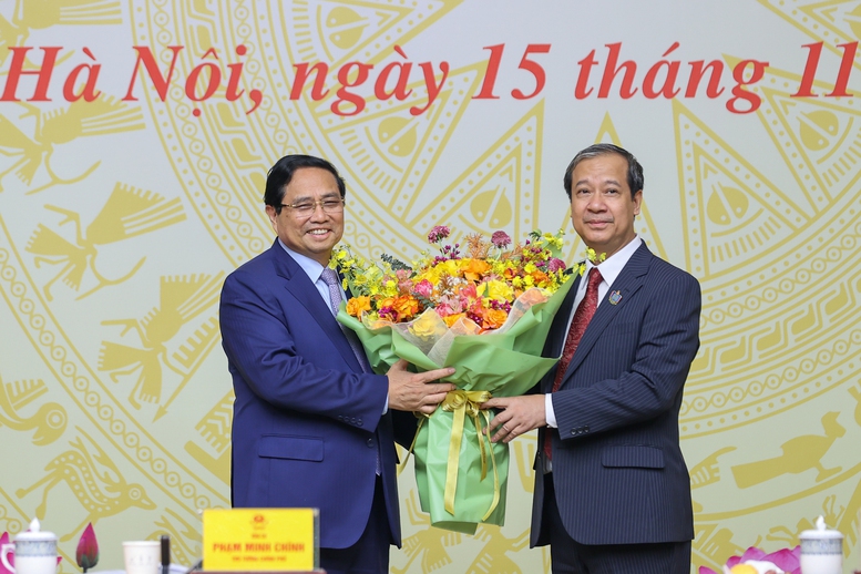 TỔNG THUẬT: Thủ tướng Chính phủ gặp mặt đại diện các nhà giáo tiêu biểu nhân Ngày Nhà giáo Việt Nam 20/11- Ảnh 20. TỔNG THUẬT: Thủ tướng Chính phủ gặp mặt đại diện các nhà giáo tiêu biểu nhân Ngày Nhà giáo Việt Nam 20/11- Ảnh 20.