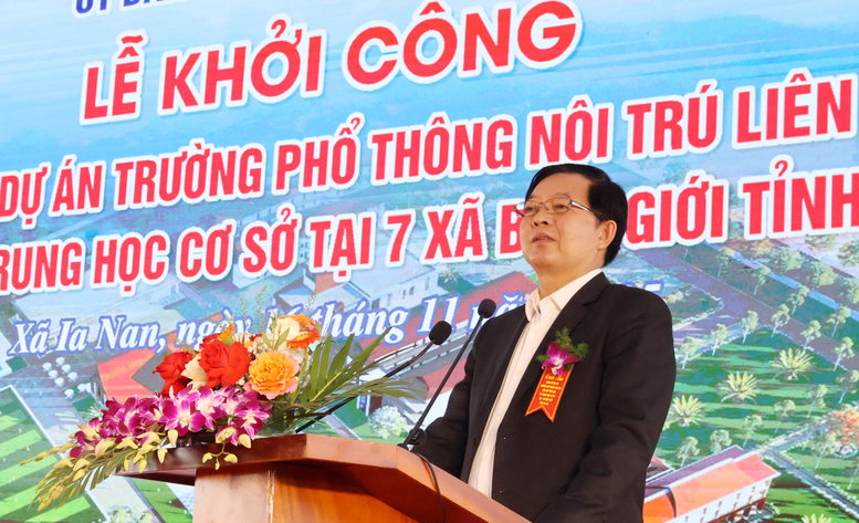 Phó Thủ tướng Hồ Quốc Dũng dự lễ khởi công 7 trường nội trú biên giới tỉnh Gia Lai- Ảnh 6. Phó Thủ tướng Hồ Quốc Dũng dự lễ khởi công 7 trường nội trú biên giới tỉnh Gia Lai- Ảnh 6.