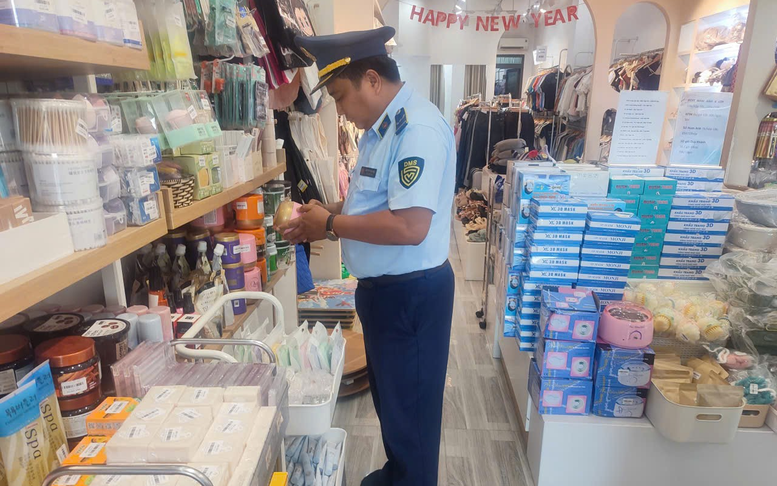 Xử phạt 2 cơ sở kinh doanh mỹ phẩm không rõ nguồn gốc tại Đồng Tháp