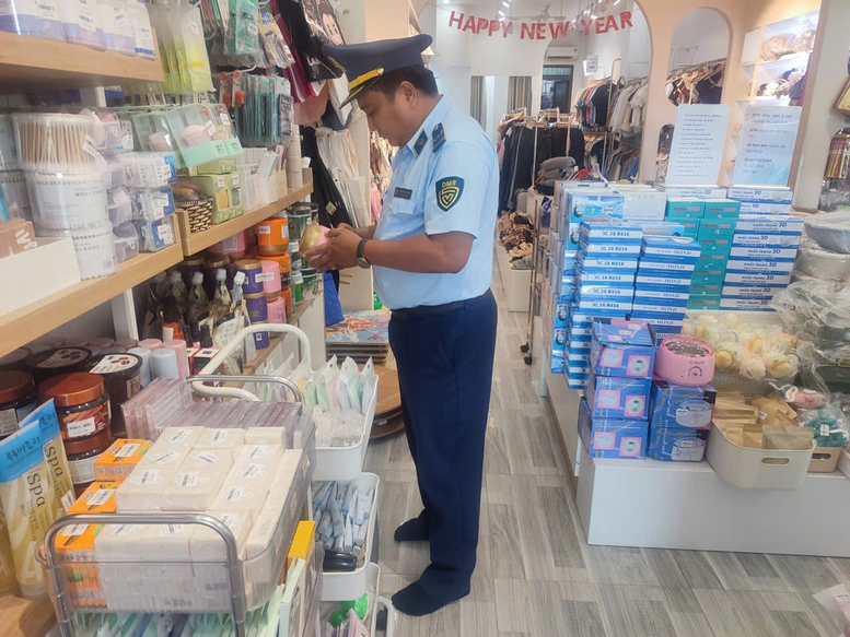 Xử phạt 2 cơ sở kinh doanh mỹ phẩm không rõ nguồn gốc tại Đồng Tháp- Ảnh 1.