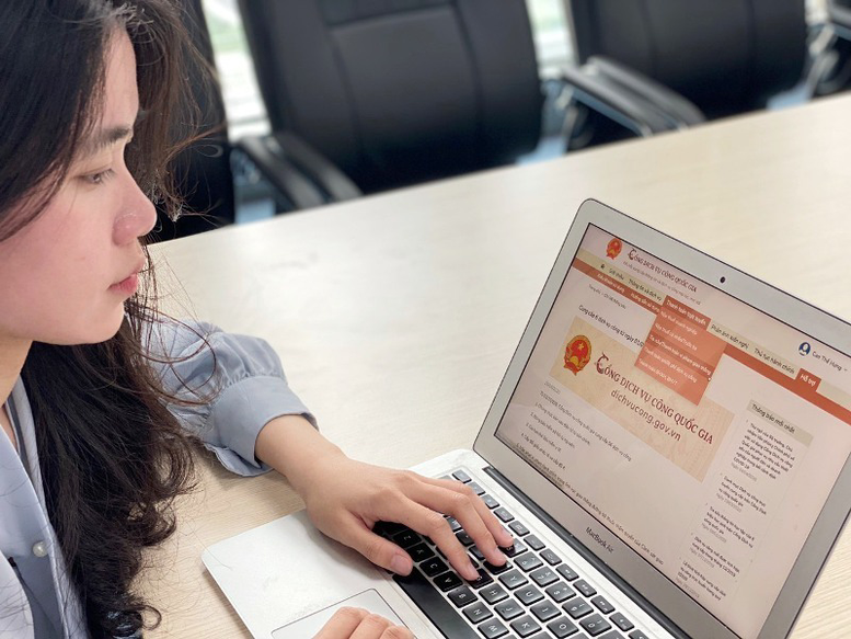 Gần 800 thủ tục hành chính có thành phần hồ sơ được cắt giảm, thay thế dựa trên dữ liệu- Ảnh 1. Gần 800 thủ tục hành chính có thành phần hồ sơ được cắt giảm, thay thế dựa trên dữ liệu- Ảnh 1.