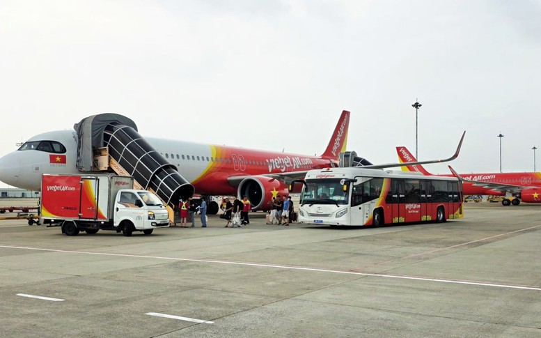 Tỷ lệ đúng giờ tăng mạnh tại Tân Sơn Nhất sau khi Vietjet tự phục vụ mặt đất, tạo đà cho cao điểm cuối năm