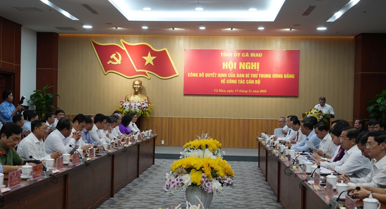 Chủ tịch UBND tỉnh Vĩnh Long Lữ Quang Ngời giữ chức Phó Bí thư Tỉnh ủy Cà Mau- Ảnh 2.