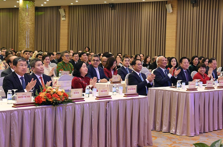 Đối ngoại nhân dân phải đặt mình vào dòng chảy chung cùng bảo vệ, xây dựng và phát triển đất nước- Ảnh 3. Đối ngoại nhân dân phải đặt mình vào dòng chảy chung cùng bảo vệ, xây dựng và phát triển đất nước- Ảnh 3.