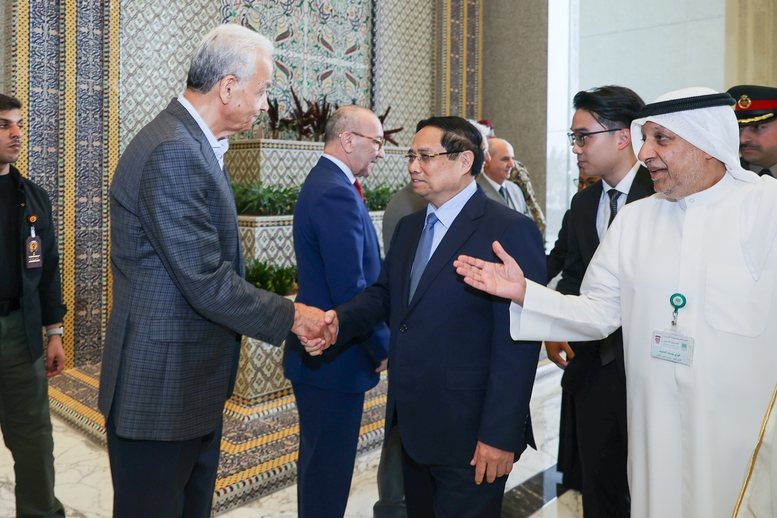 Thủ tướng đề nghị Quỹ Kuwait tăng cường hợp tác, đầu tư với Việt Nam- Ảnh 3. Thủ tướng đề nghị Quỹ Kuwait tăng cường hợp tác, đầu tư với Việt Nam- Ảnh 3.