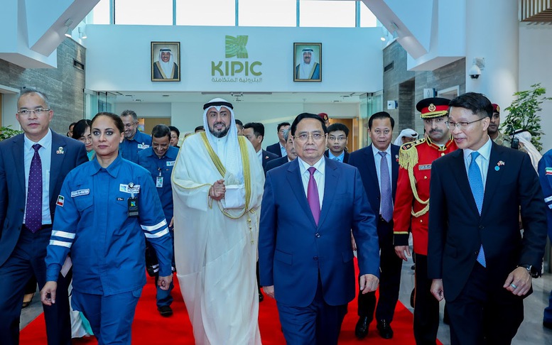 Thủ tướng thăm tổ hợp lọc hóa dầu lớn hàng đầu thế giới tại Kuwait