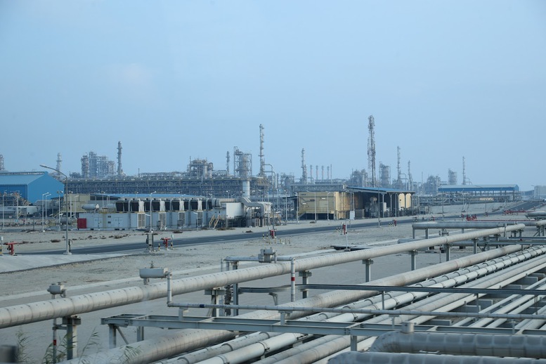 Thủ tướng thăm tổ hợp lọc hóa dầu lớn hàng đầu thế giới tại Kuwait- Ảnh 4. Thủ tướng thăm tổ hợp lọc hóa dầu lớn hàng đầu thế giới tại Kuwait- Ảnh 4.