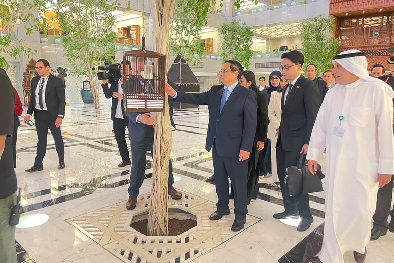 Thủ tướng đề nghị Quỹ Kuwait tăng cường hợp tác, đầu tư với Việt Nam- Ảnh 5. Thủ tướng đề nghị Quỹ Kuwait tăng cường hợp tác, đầu tư với Việt Nam- Ảnh 5.