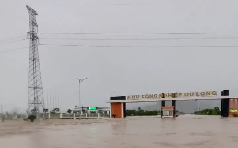 Lũ lớn tại Khu công nghiệp Du Long, EVNCPC chủ động cắt điện nhằm bảo đảm an toàn