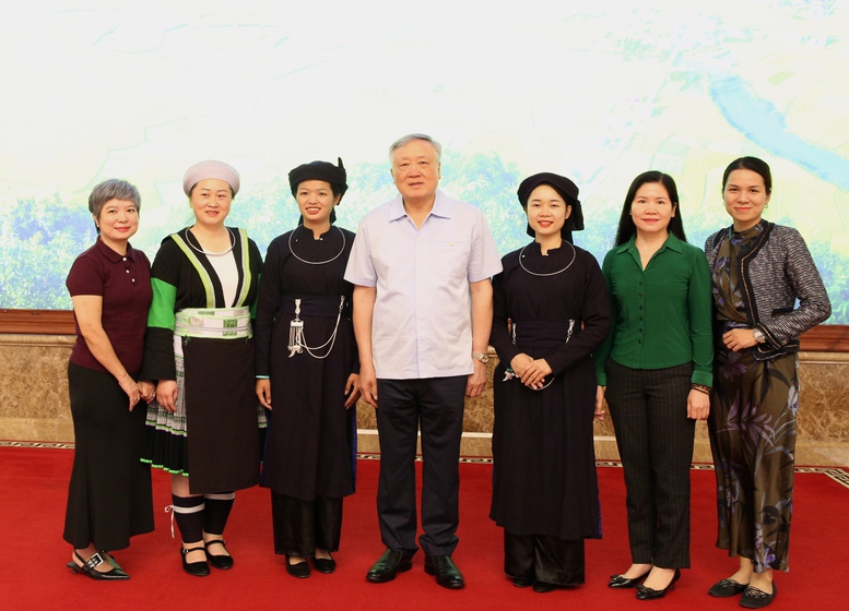 Sự nỗ lực, cống hiến thầm lặng của các cô giáo là rất cao cả, thiêng liêng- Ảnh 3. Sự nỗ lực, cống hiến thầm lặng của các cô giáo là rất cao cả, thiêng liêng- Ảnh 3.