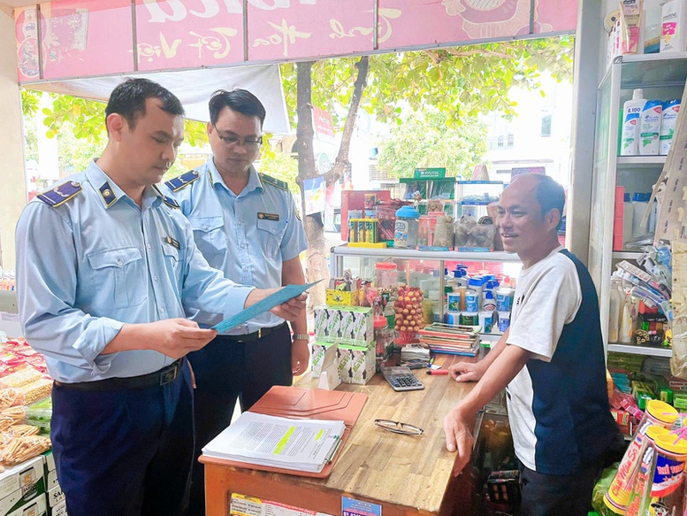 Quản lý thị trường Quảng Trị kiên quyết đấu tranh, ngăn chặn hàng giả- Ảnh 1. Quản lý thị trường Quảng Trị kiên quyết đấu tranh, ngăn chặn hàng giả- Ảnh 1.