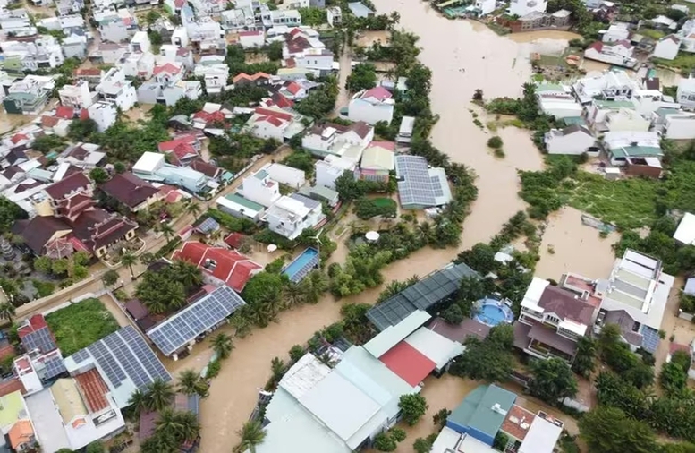Công điện của Thủ tướng Chính phủ về việc tập trung ứng phó và kịp thời khắc phục hậu quả mưa lũ tại khu vực Trung Bộ - Ảnh 1.