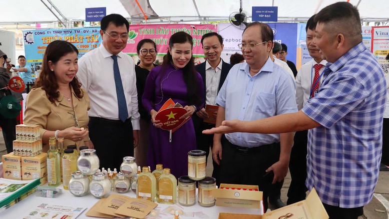 An Giang tăng tốc chuyển đổi số, khoa học công nghệ: Bệ phóng để tăng trưởng nhanh và bền vững- Ảnh 1.