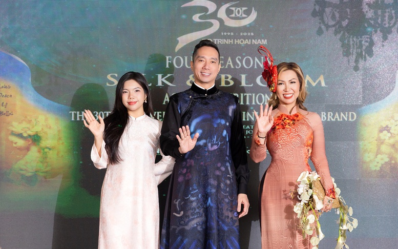 NTK Đỗ Trịnh Hoài Nam quảng bá tinh hoa Áo dài Việt đến Hoa Kỳ