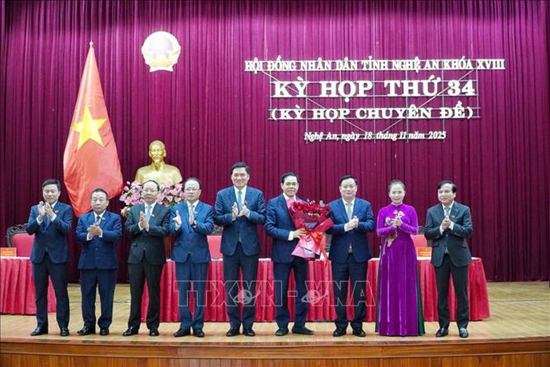 Đồng chí Võ Trọng Hải được bầu làm Chủ tịch UBND tỉnh Nghệ An- Ảnh 1.