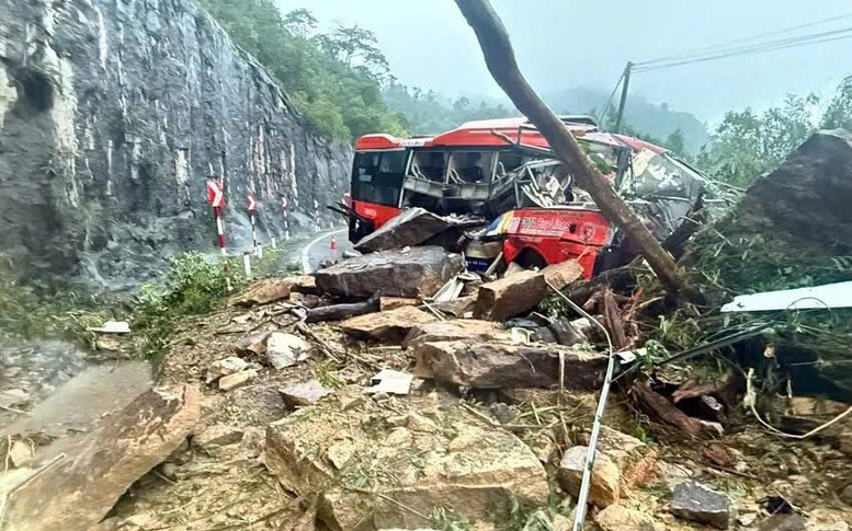 Khánh Hòa khẩn trương khắc phục sự cố sạt lở tại đèo Khánh Lê và Khánh Sơn