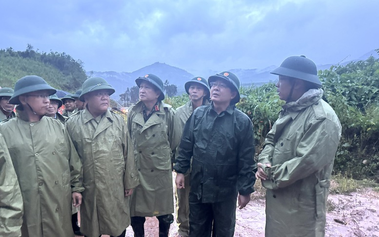 Phó Thủ tướng Hồ Quốc Dũng trực tiếp chỉ đạo khắc phục sạt lở tại đèo Khánh Lê