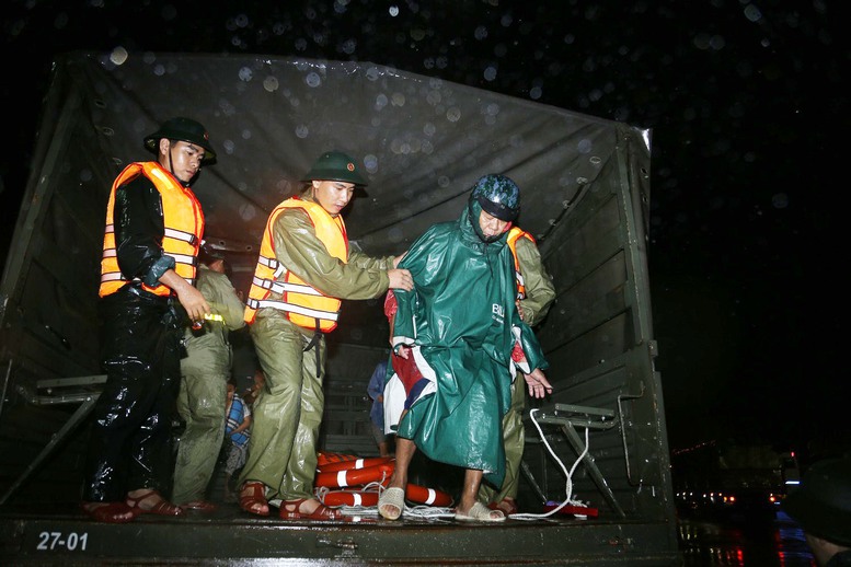 Lũ sông Ba vượt mức báo động 3 gây ngập trên diện rộng ở Gia Lai- Ảnh 2.