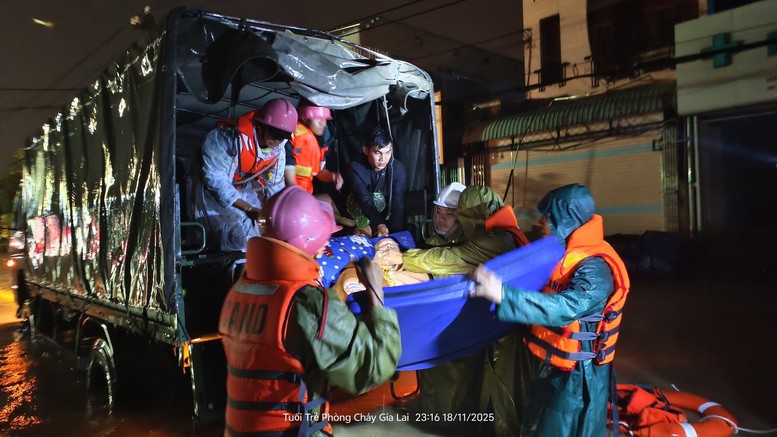 Gia Lai triển khai các biện pháp khẩn cấp ứng phó với mưa lũ đặc biệt lớn- Ảnh 3. Gia Lai triển khai các biện pháp khẩn cấp ứng phó với mưa lũ đặc biệt lớn- Ảnh 3.