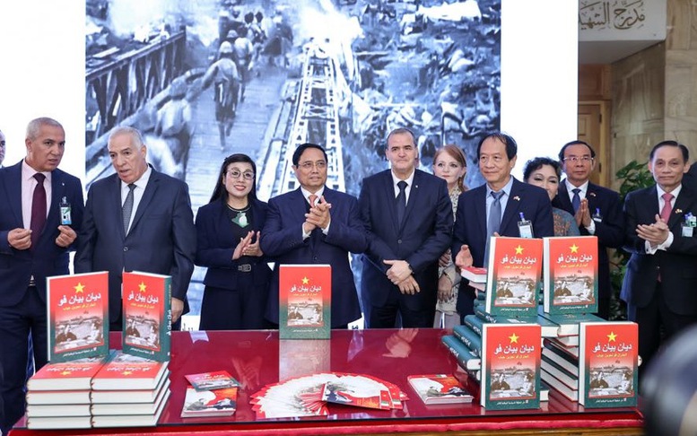 Thủ tướng dự lễ ra mắt cuốn sách 'Điện Biên Phủ' của Đại tướng Võ Nguyên Giáp bằng tiếng Arab