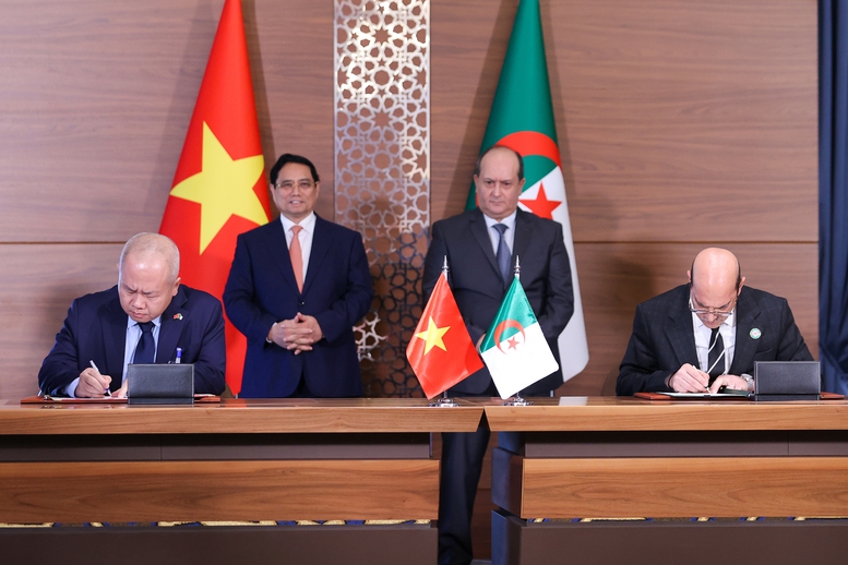 Việt Nam - Algeria ký kết nhiều văn kiện hợp tác quan trọng- Ảnh 3. Việt Nam - Algeria ký kết nhiều văn kiện hợp tác quan trọng- Ảnh 3.