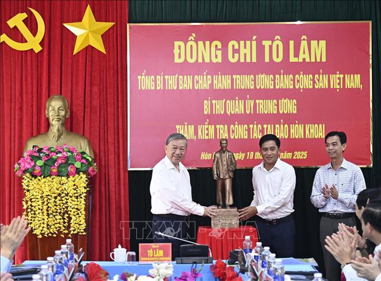 Tổng Bí thư Tô Lâm: Phát triển cụm đảo Hòn Khoai -  bước tiến của một Việt Nam khát vọng và tự cường- Ảnh 3.