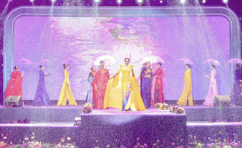 ‘Di sản Thành phố Hồ Chí Minh’: Bản giao hòa giữa quá khứ và hiện đại trong tà áo dài Việt- Ảnh 2.